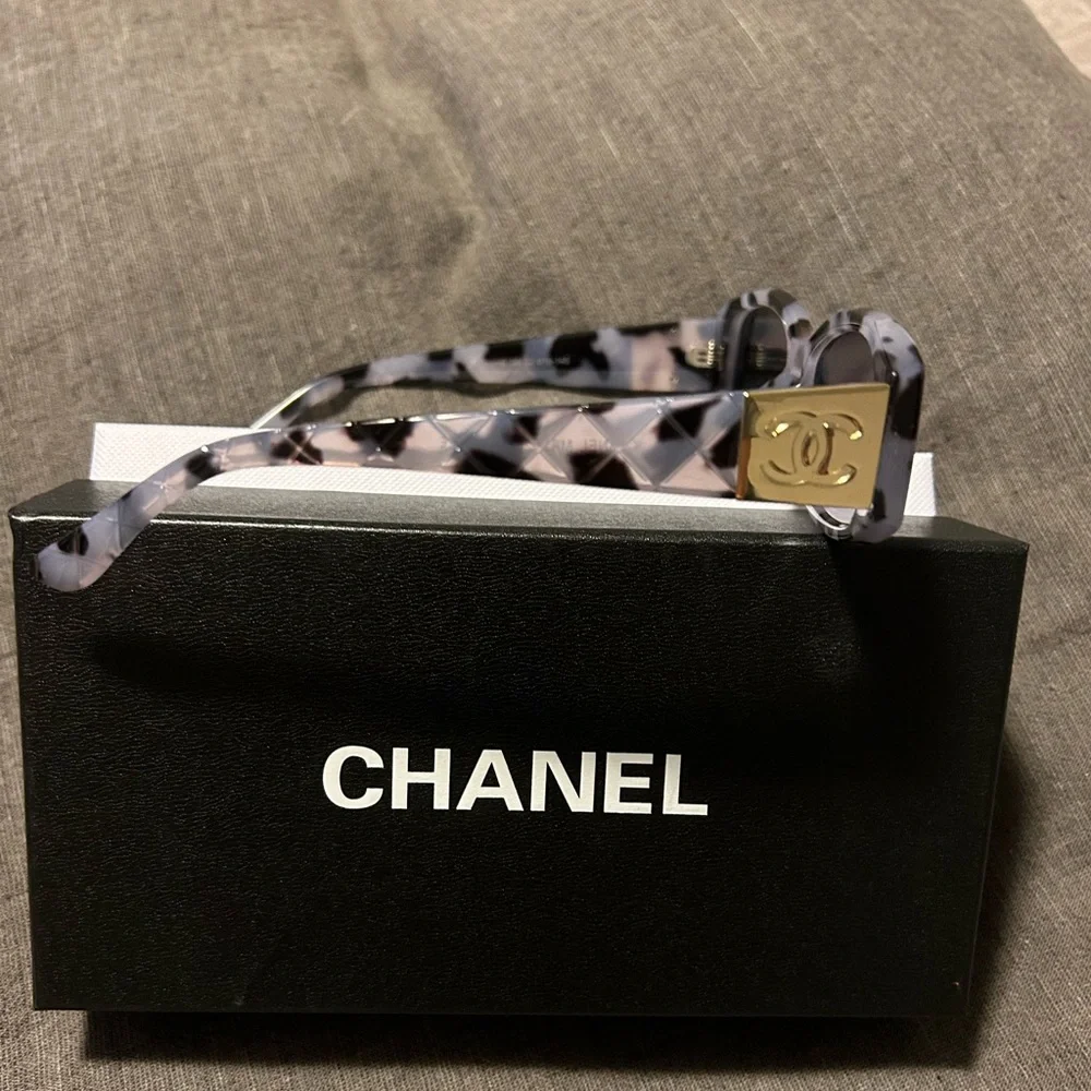 Women’s CHANEL Oval Sunglasses NEW